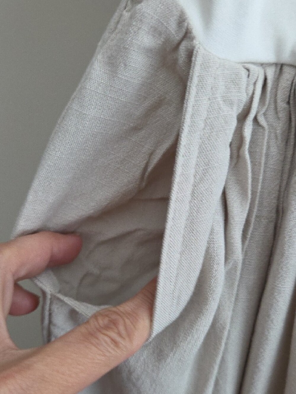 Cream & Beige Sleeveless Jumpsuit - Picture 3 of 11